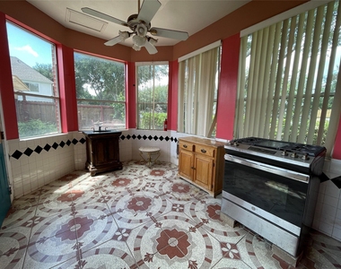 1951 Lake Winds Drive - Photo Thumbnail 6
