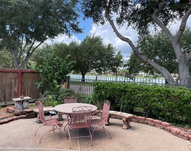 1951 Lake Winds Drive - Photo Thumbnail 4