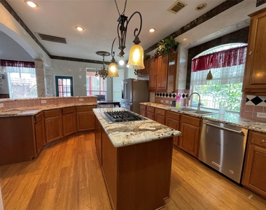 1951 Lake Winds Drive - Photo Thumbnail 10