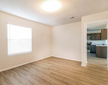 2871 N Briggs Drive - Photo Thumbnail 8
