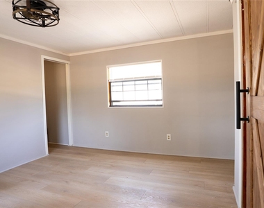 21288 North Street - Photo Thumbnail 8