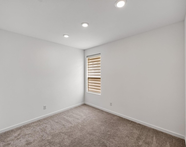 5822 Majestic Sky Drive - Photo Thumbnail 8