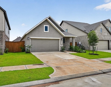 5822 Majestic Sky Drive - Photo Thumbnail 1