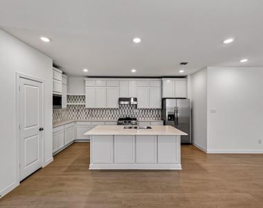 5822 Majestic Sky Drive - Photo Thumbnail 2