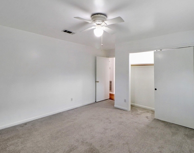 5735 Wigton Drive - Photo Thumbnail 15