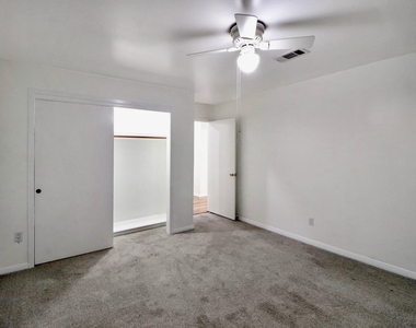 5735 Wigton Drive - Photo Thumbnail 13