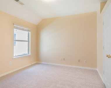 2227 Laurel River Bend - Photo Thumbnail 13