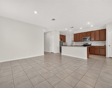 2118 Katalonia Lane - Photo Thumbnail 13