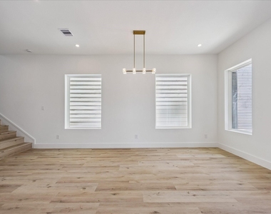 1034 W 17th St Street - Photo Thumbnail 8