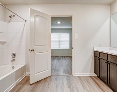 309 Killam County Drive - Photo Thumbnail 14