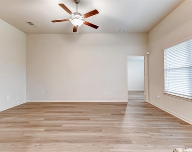 309 Killam County Drive - Photo Thumbnail 4