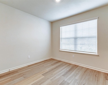 309 Killam County Drive - Photo Thumbnail 16