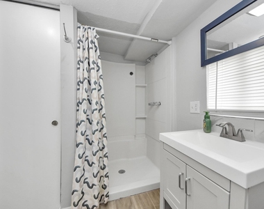 3415 Dover - Photo Thumbnail 8