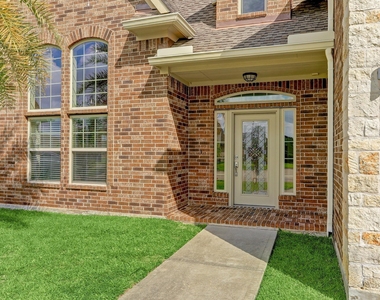 303 Twin Timbers Lane - Photo Thumbnail 2
