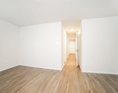 1217 Narrow Heights Drive - Photo Thumbnail 6