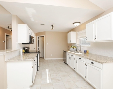 22407 Rainfern Drive - Photo Thumbnail 5