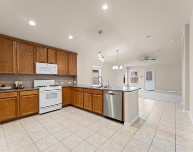 24530 Lakecrest Town Drive - Photo Thumbnail 4