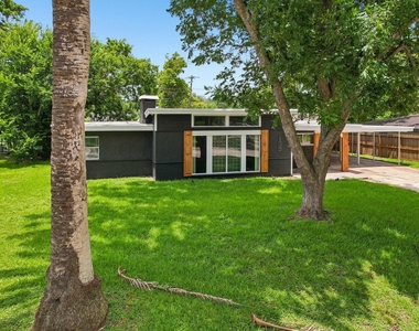 159 Oak Drive - Photo Thumbnail 2