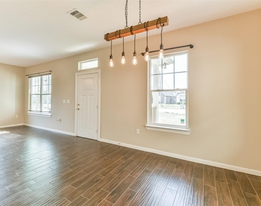 902 Virginia Avenue - Photo Thumbnail 13