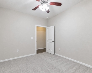 902 Virginia Avenue - Photo Thumbnail 20