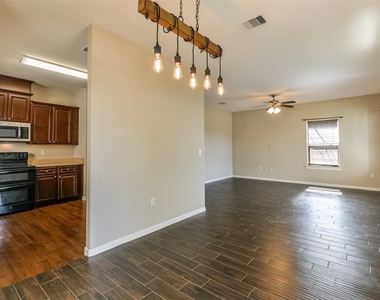 902 Virginia Avenue - Photo Thumbnail 11