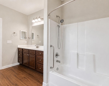902 Virginia Avenue - Photo Thumbnail 16