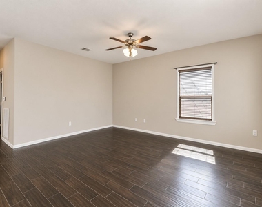 902 Virginia Avenue - Photo Thumbnail 3