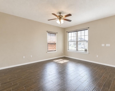 902 Virginia Avenue - Photo Thumbnail 4