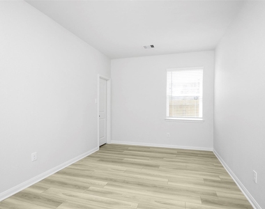 440 Lone Rider Drive - Photo Thumbnail 10