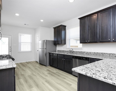 440 Lone Rider Drive - Photo Thumbnail 2
