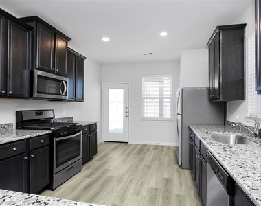 440 Lone Rider Drive - Photo Thumbnail 3