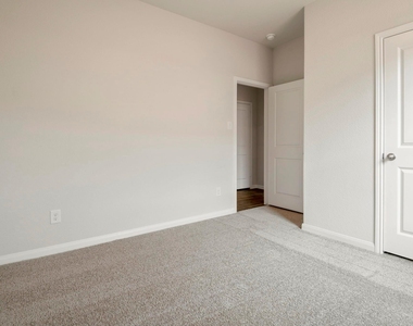 701 Jasmine Ridge Lane - Photo Thumbnail 12