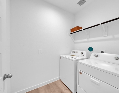 3306 Bonnie Heights Street - Photo Thumbnail 5