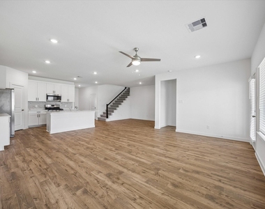 3306 Bonnie Heights Street - Photo Thumbnail 8