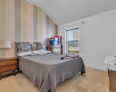 10711 Gilford Crest Drive - Photo Thumbnail 7