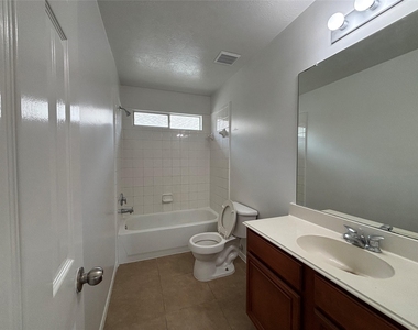 6511 Dogwood Park Lane - Photo Thumbnail 18