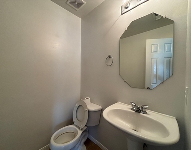 6511 Dogwood Park Lane - Photo Thumbnail 8