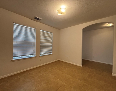 6511 Dogwood Park Lane - Photo Thumbnail 5