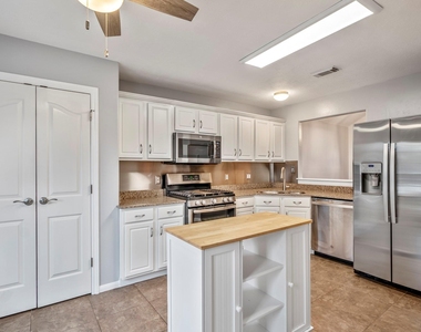 2923 Goldspring Lane - Photo Thumbnail 8