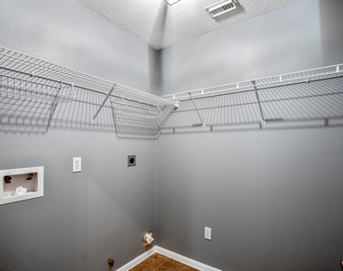 2923 Goldspring Lane - Photo Thumbnail 12