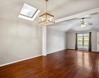 2923 Goldspring Lane - Photo Thumbnail 13