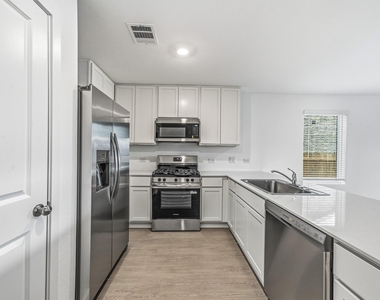 3012 Calhoun Falls Drive - Photo Thumbnail 6