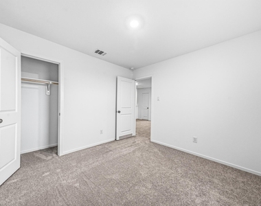 3012 Calhoun Falls Drive - Photo Thumbnail 14