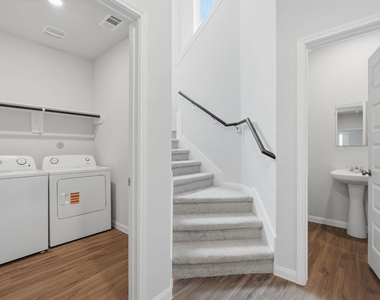 2405 Bray Head Drive - Photo Thumbnail 13