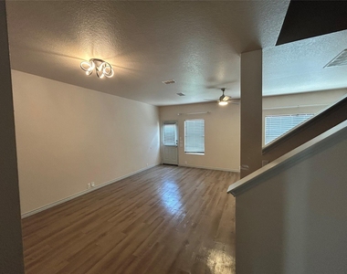 23831 Pebworth Place - Photo Thumbnail 4