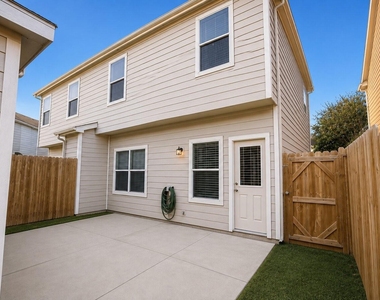23831 Pebworth Place - Photo Thumbnail 16