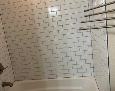 23831 Pebworth Place - Photo Thumbnail 10