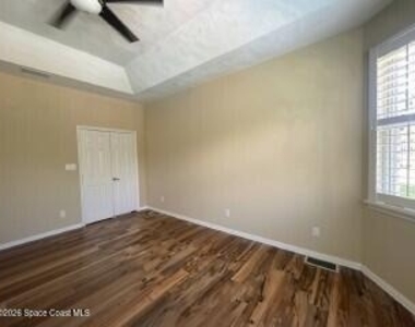 1008 Wimbledon Drive - Photo Thumbnail 17