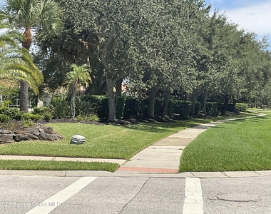 1008 Wimbledon Drive - Photo Thumbnail 2