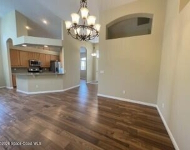 1008 Wimbledon Drive - Photo Thumbnail 14